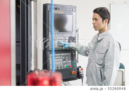 工場　新設備　納品　説明　営業　マシニング　試運転　　　　 35260048