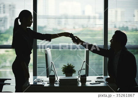 Plese talk to this client 35261867