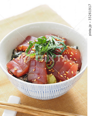 マグロ漬け丼 マグロ漬け丼 35261917