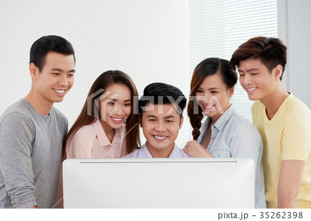 Team at computer Team at computer 35262398