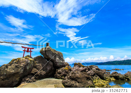 千々石 夫婦岩 恵比須宮 福石様 長崎の写真素材