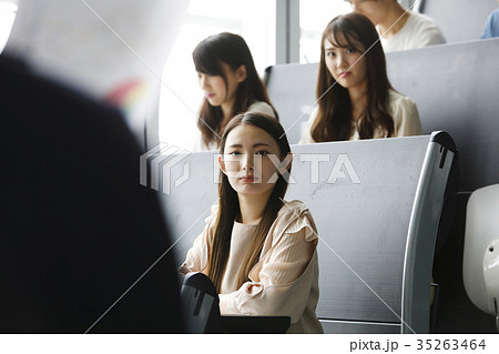 大学生　キャンパスライフ　学生　講義　授業 35263464