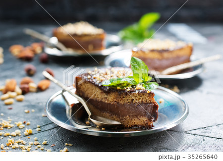 chocolate cake chocolate cake 35265640