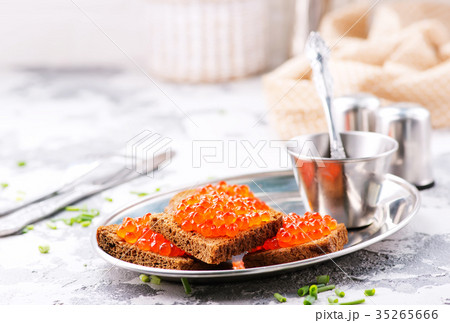 bread with red salmon caviar bread with red salmon caviar 35265666