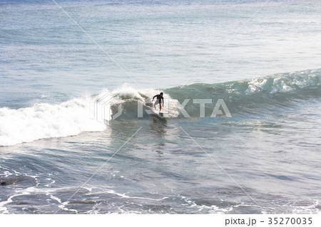 波 振る ウェイブ 35270035