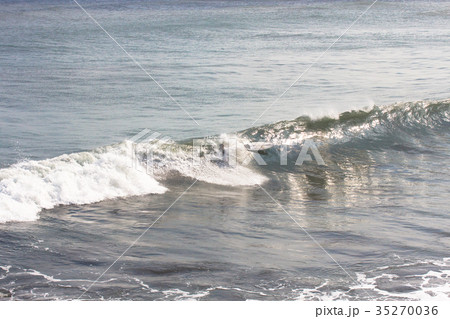 波 振る ウェイブ 35270036