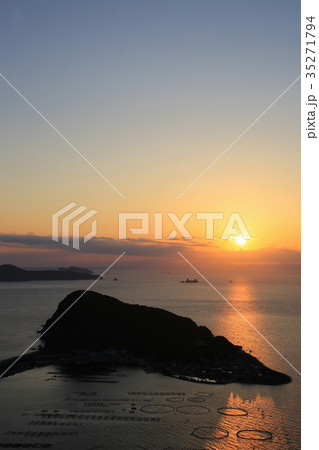 高知県大月町　夕暮れの柏島 35271794