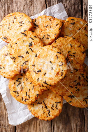 spicy rice cracker with seaweed macro spicy rice cracker with seaweed macro 35272384
