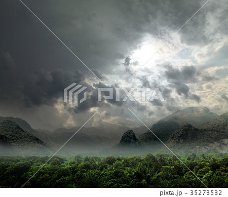 Sunset with rays over Khwae Sunset with rays over Khwae 35273532