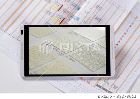 タブレットと建築イメージ 35273612