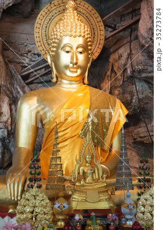Buddha statues on the tiger cave temple near krabi Buddha statues on the tiger cave temple near krabi 35273784