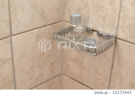 Bottles of shampoo 35273943