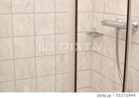 Bottles of shampoo and shower lotion 35273944