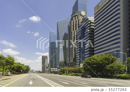 高層ビル 道路 ビル 35277263