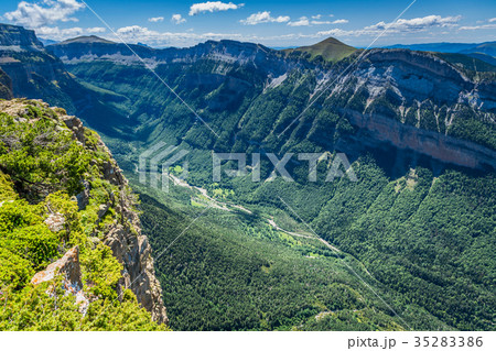 Canyon in Ordesa National Park, Pyrenees, Huesca 35283386