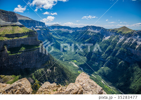 Canyon in Ordesa National Park, Pyrenees, Huesca 35283477