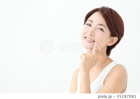 ビューティー　ミドル女性 35287081