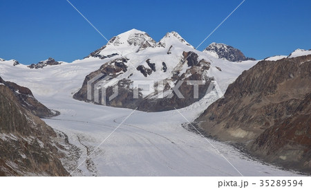 Distant view of the Jungfraujoch. Aletsch glacier. 35289594
