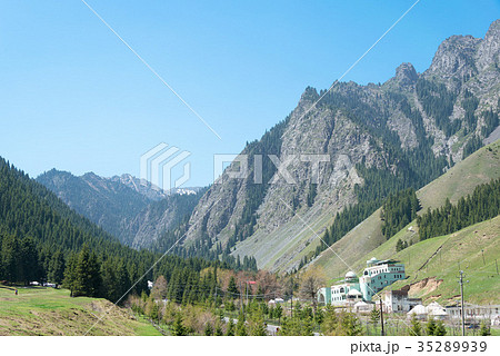 南山牧場 中国・新疆ウイグル自治区ウルムチ 南山牧場 中国・新疆ウイグル自治区ウルムチ 35289939