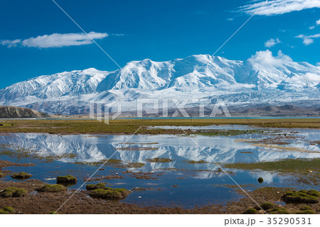 カラクリ湖　中国・新疆ウイグル自治区クズルス・キルギス自治州 35290531