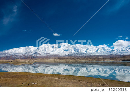 カラクリ湖 中国・新疆ウイグル自治区クズルス・キルギス自治州 カラクリ湖 中国・新疆ウイグル自治区クズルス・キルギス自治州 35290558