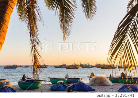 Vietnam village fishing boats ships sunset light 35291741