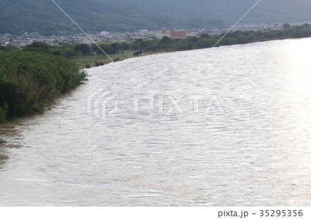増水した吉野川 35295356