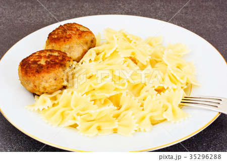 Cutlets with Pasta and Broccoli Cutlets with Pasta and Broccoli 35296288