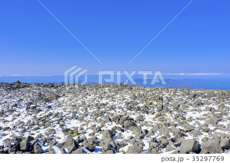 蓼科山山頂の火山口跡 35297769