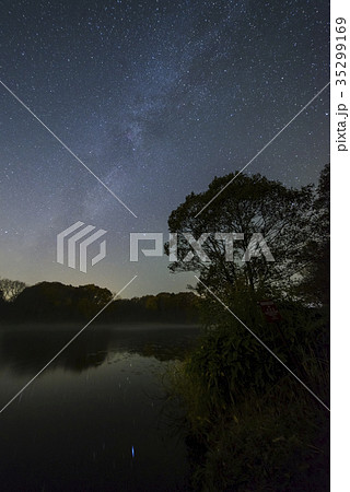 星の綺麗な夜の写真素材