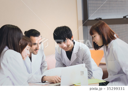 医療系大学　ミーティング 35299331