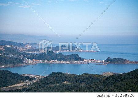 台湾 九份(きゅうふん) 九份老街の展望台から基隆市方面の眺望 台湾 九份(きゅうふん) 九份老街の展望台から基隆市方面の眺望 35299826