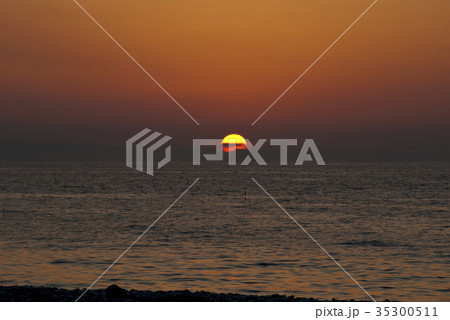 臨海の夕景 35300511