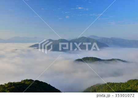 荒谷山の雲海 35301072