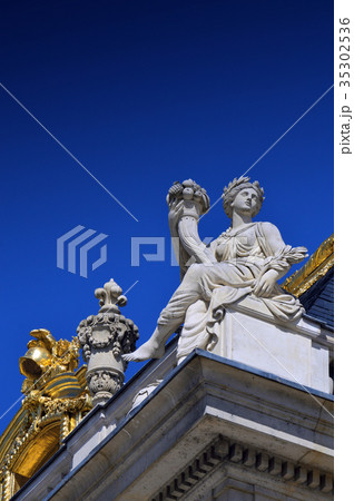 Roof details of Palace of Versailles, France 35302536