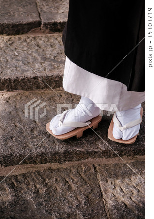 Japanese priest costumn and wood sandal or Geta 35303719