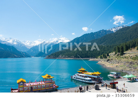 世界遺産 天山天池　中国・新疆ウイグル自治区昌吉回族自治州 35306659