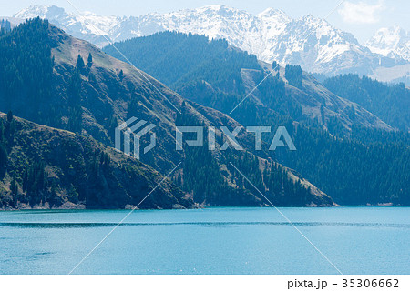 世界遺産 天山天池　中国・新疆ウイグル自治区昌吉回族自治州 35306662
