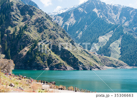 世界遺産 天山天池　中国・新疆ウイグル自治区昌吉回族自治州 35306663