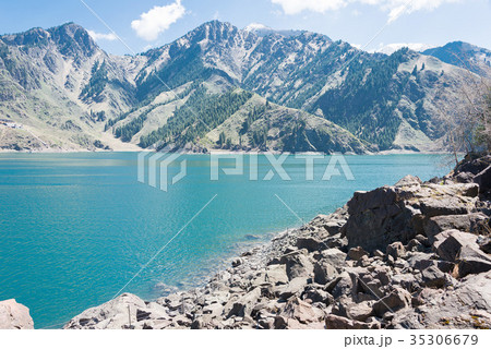 世界遺産 天山天池 中国・新疆ウイグル自治区昌吉回族自治州 世界遺産 天山天池 中国・新疆ウイグル自治区昌吉回族自治州 35306679