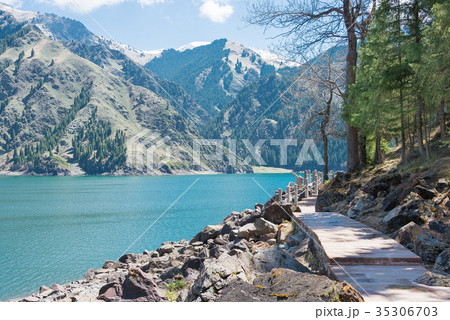 世界遺産 天山天池　中国・新疆ウイグル自治区昌吉回族自治州 35306703