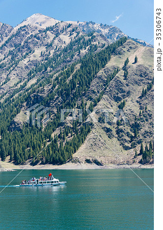 世界遺産 天山天池 中国・新疆ウイグル自治区昌吉回族自治州 世界遺産 天山天池 中国・新疆ウイグル自治区昌吉回族自治州 35306743