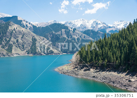 世界遺産 天山天池　中国・新疆ウイグル自治区昌吉回族自治州 35306751