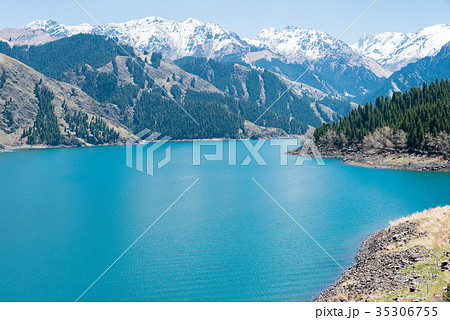 世界遺産 天山天池　中国・新疆ウイグル自治区昌吉回族自治州 35306755