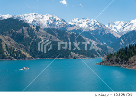 世界遺産 天山天池　中国・新疆ウイグル自治区昌吉回族自治州 35306759