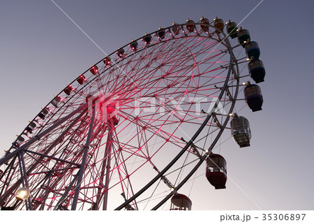 観覧車イメージ（夕刻・トワイライト） 35306897