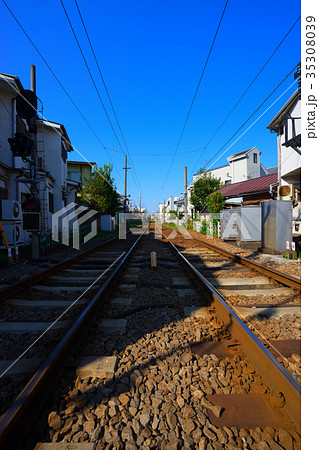 遠くまで続く線路 35308039