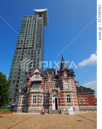 門司港タワーと国際友好記念図書館 35308562