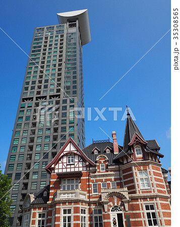 門司港タワーと国際友好記念図書館 35308565