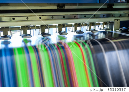 Large Inkjet printer working multicolor on vinyl 35310557